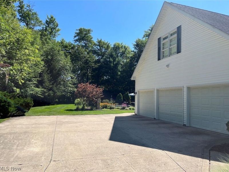 7895 Arlington Drive, Chesterland, OH 44026 Photo 4