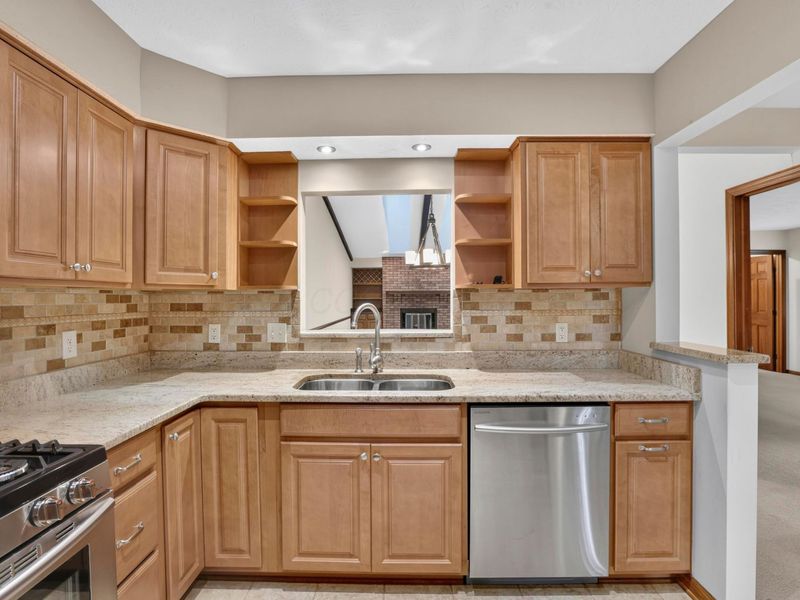 732 Pine Needles Drive, Dayton, OH 45458 Photo 14