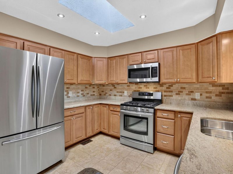 732 Pine Needles Drive, Dayton, OH 45458 Photo 15