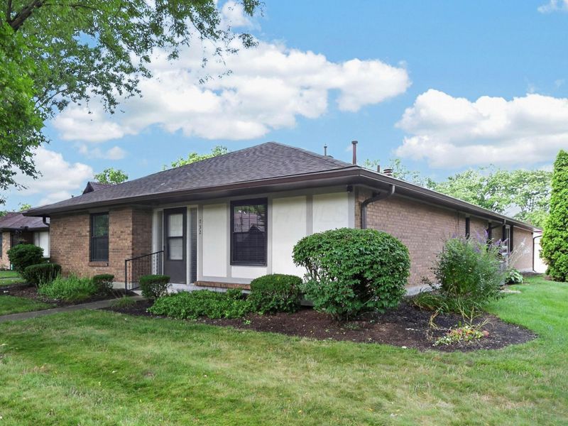 732 Pine Needles Drive, Dayton, OH 45458 Photo 2