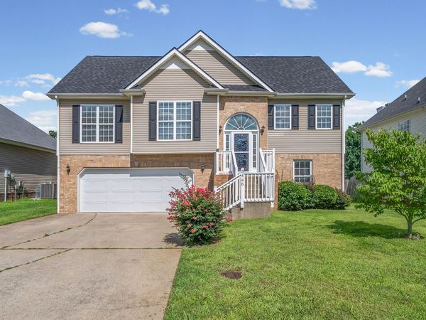 3446 Southwood Dr , Clarksville, TN 37042