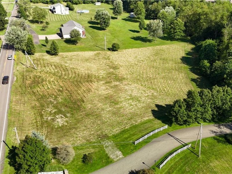 3186 SR-516, Dover, OH 44622 Photo 2