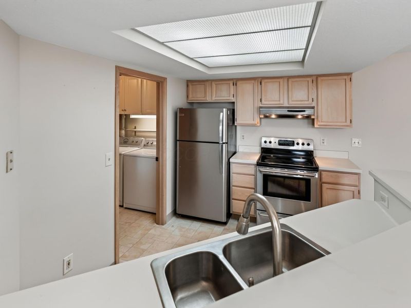 2405 Sportsman Drive, Grove City, OH 43123 Photo 6