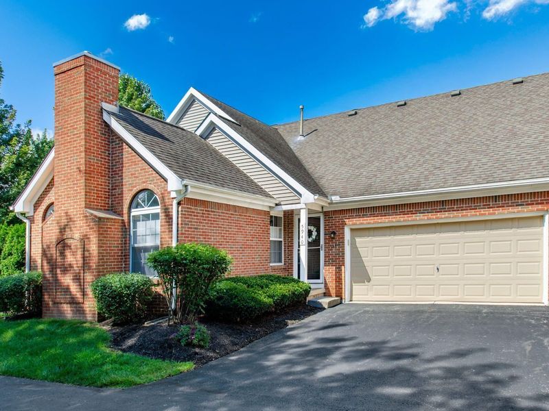 5940 Glen Village Drive, Dublin, OH 43016 Photo 2