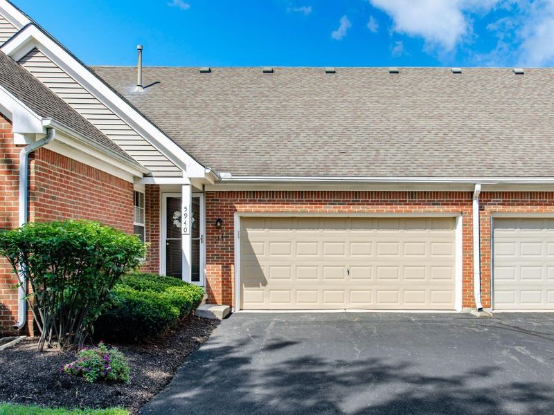 5940 Glen Village Drive, Dublin, OH 43016 Photo 3