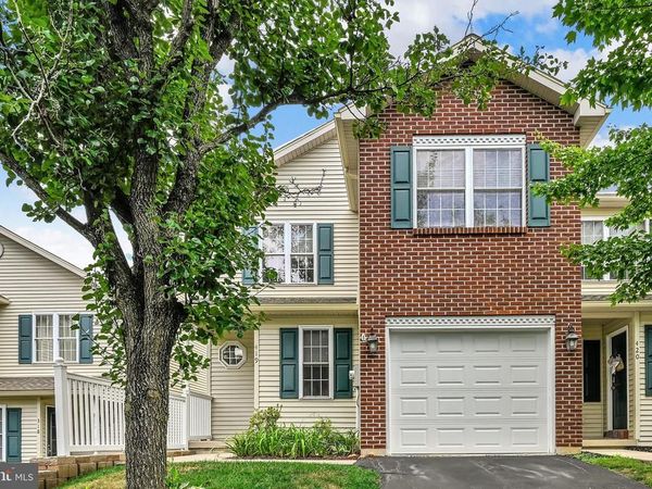 419 LANTERN GREEN WAY, ORWIGSBURG, PA 17961
