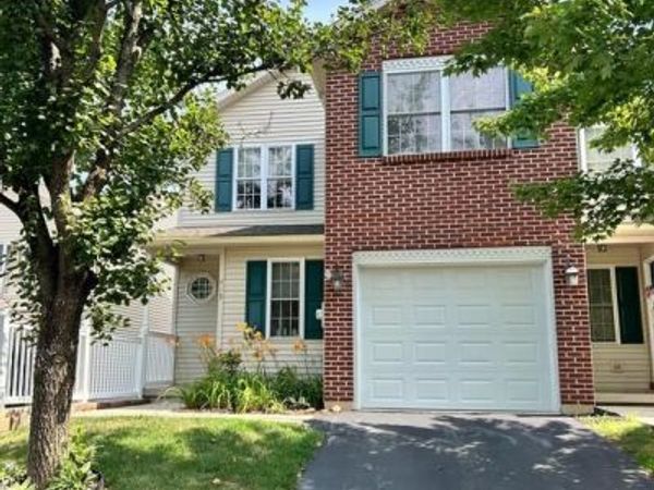 419 LANTERN GREEN WAY, ORWIGSBURG, PA 17961