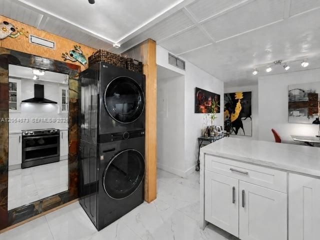 1820 S Treasure Dr, Unit 203D, North Bay Village, FL 33141 Photo