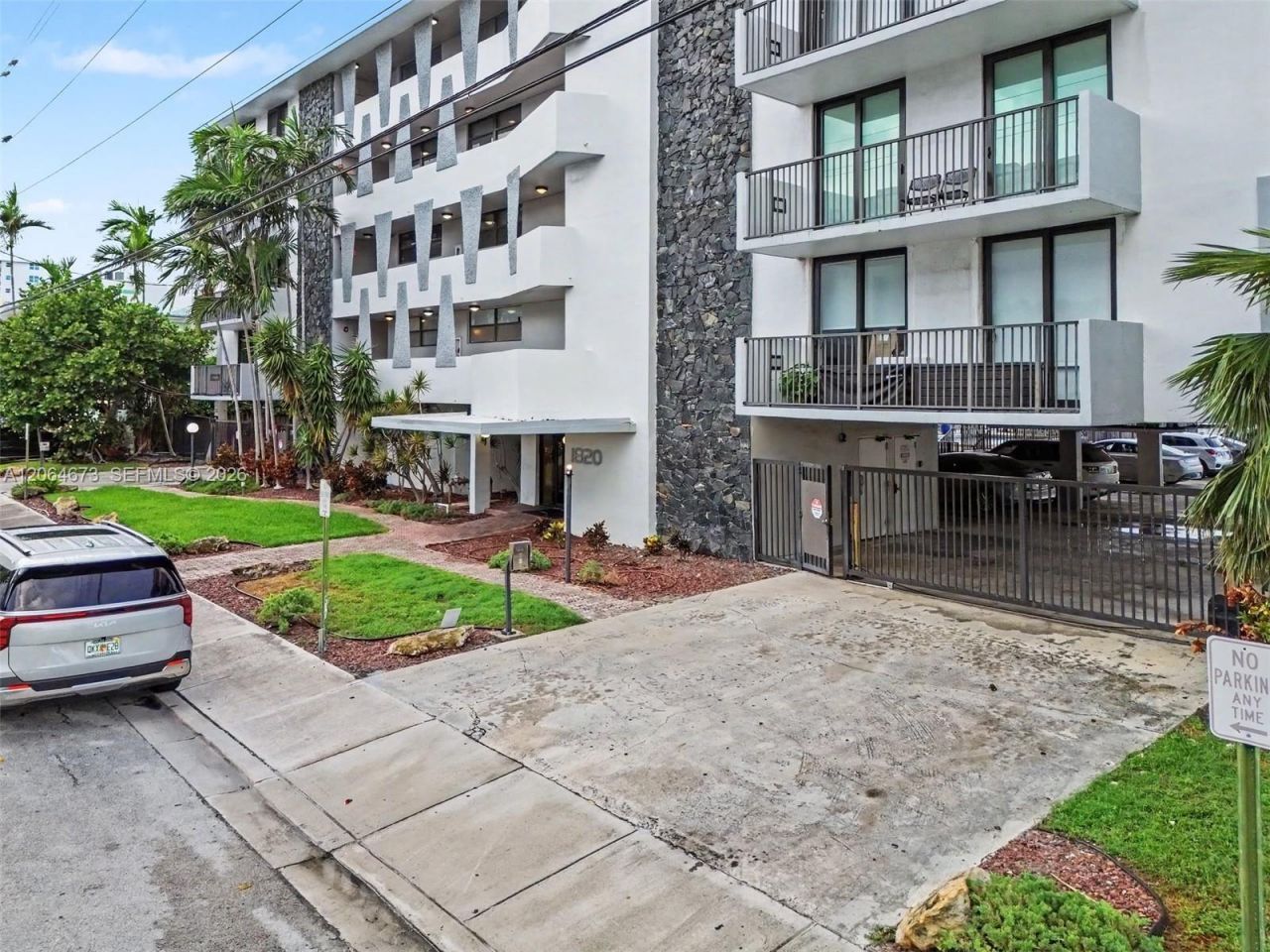 1820 S Treasure Dr, Unit 203D, North Bay Village, FL 33141 Photo