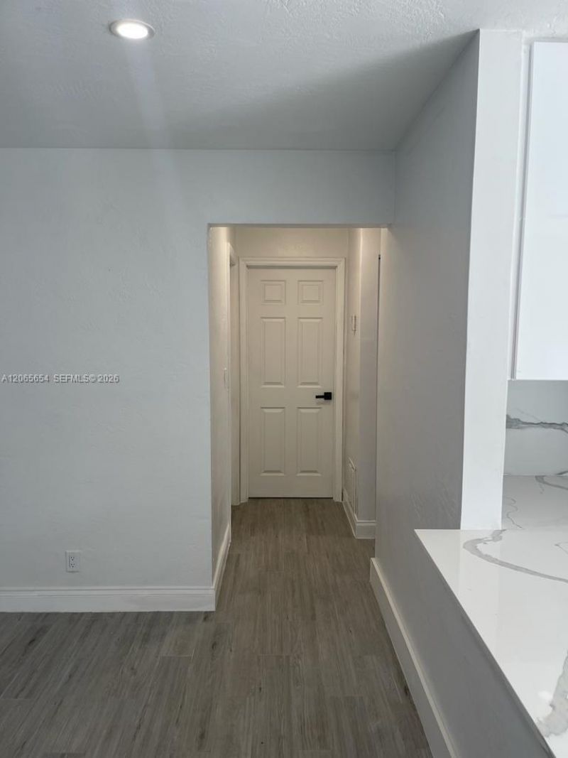 912 NE 5th St, Unit 912, Hallandale Beach, FL 33009 Photo