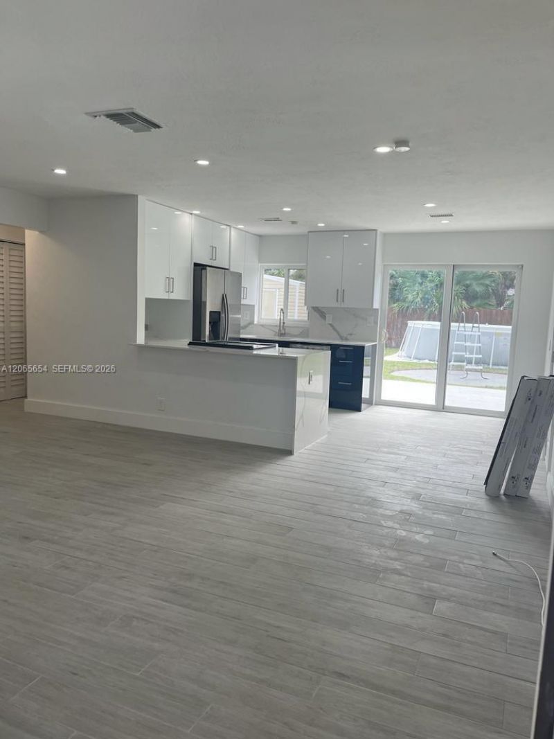912 NE 5th St, Unit 912, Hallandale Beach, FL 33009 Photo