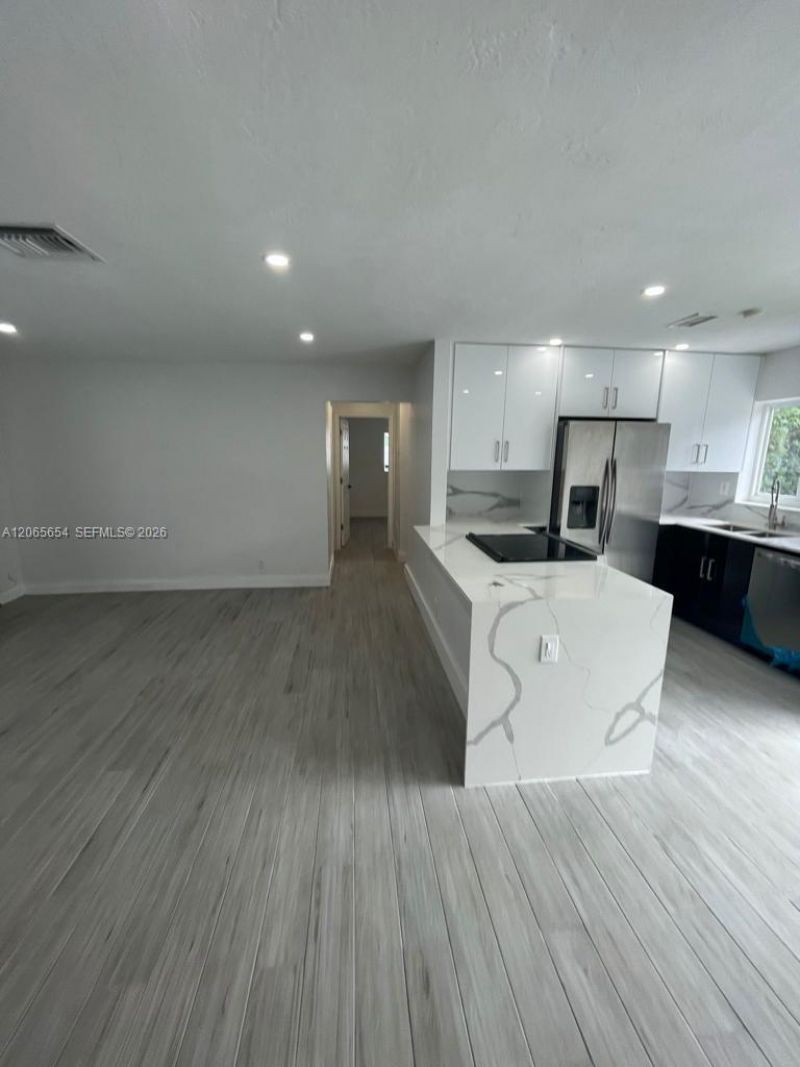 912 NE 5th St, Unit 912, Hallandale Beach, FL 33009 Photo