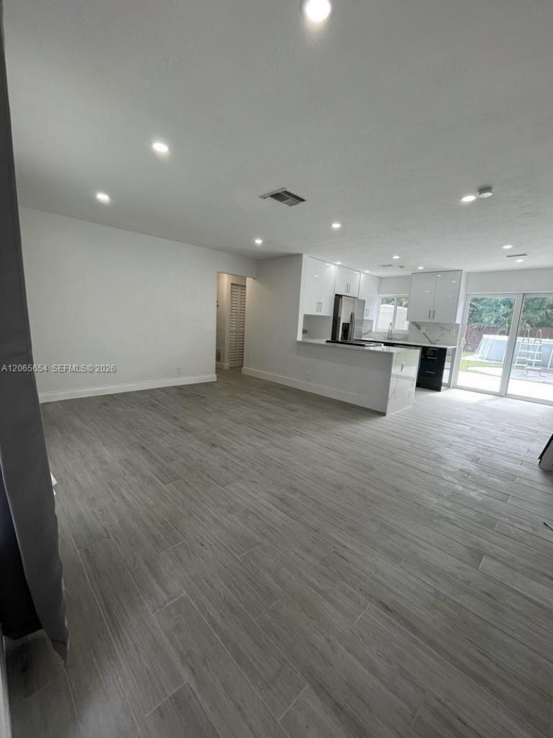 912 NE 5th St, Unit 912, Hallandale Beach, FL 33009 Photo