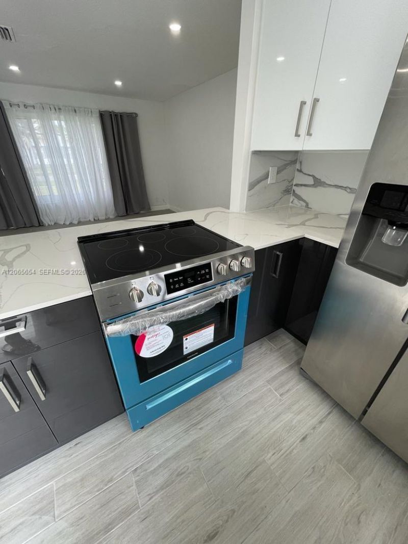 912 NE 5th St, Unit 912, Hallandale Beach, FL 33009 Photo