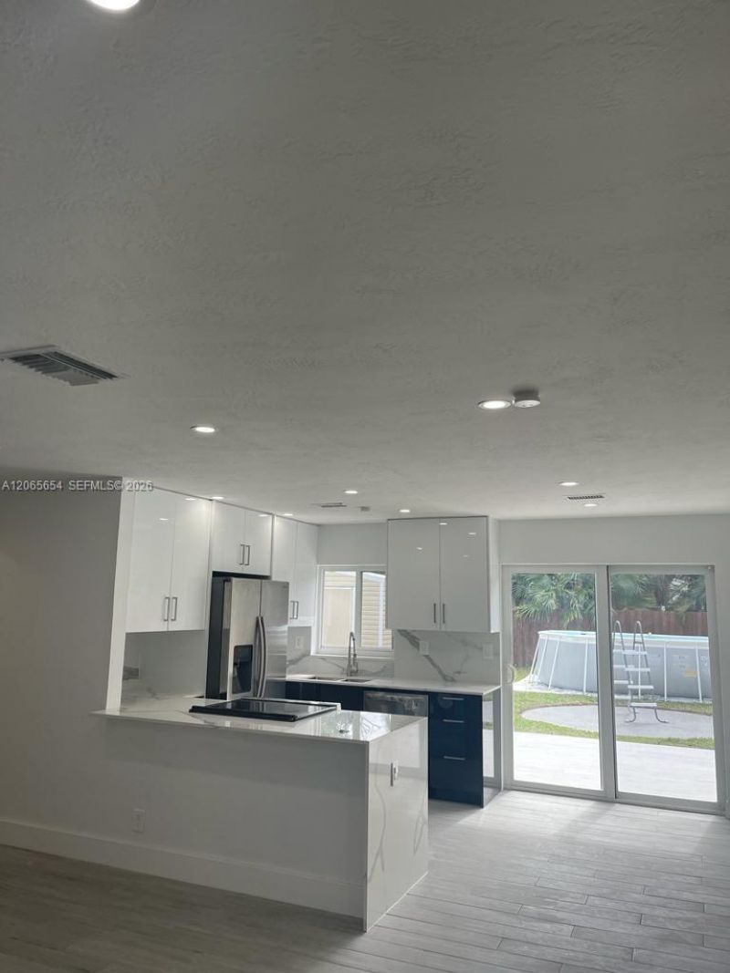 912 NE 5th St, Unit 912, Hallandale Beach, FL 33009 Photo