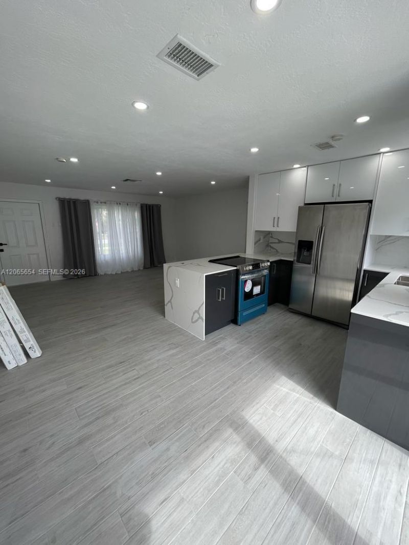 912 NE 5th St, Unit 912, Hallandale Beach, FL 33009 Photo