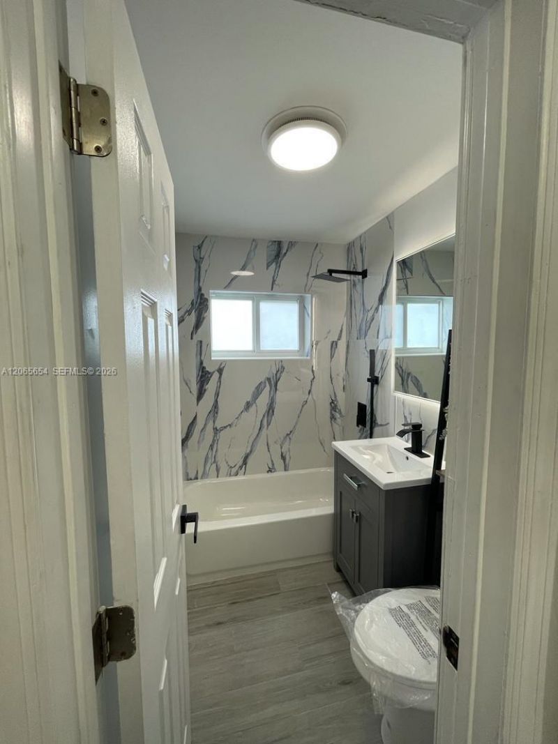 912 NE 5th St, Unit 912, Hallandale Beach, FL 33009 Photo