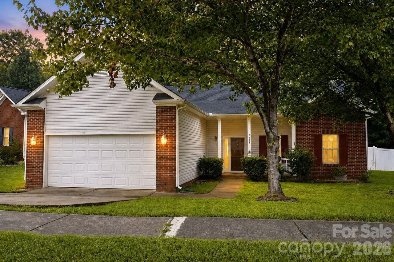 7632 Free Bird Avenue, Charlotte, NC 28216 Main Photo