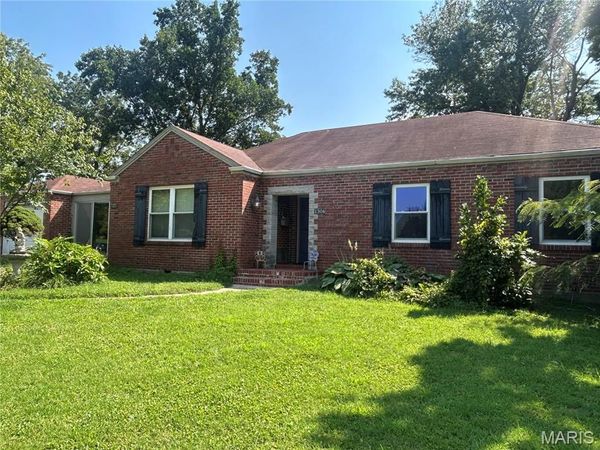 1306 E 3rd Street , Washington, MO 63090