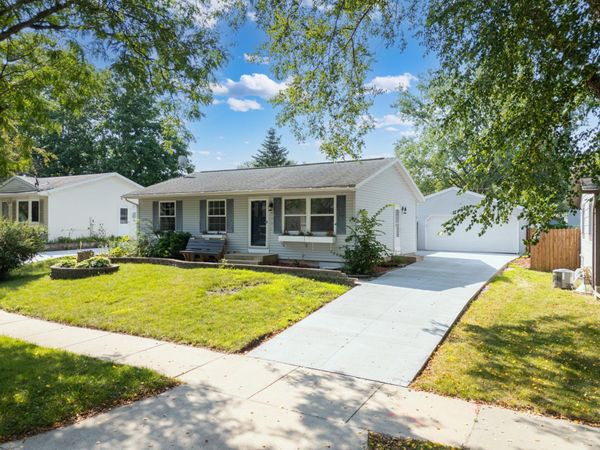 622 30th Street NE, Rochester, MN 55906