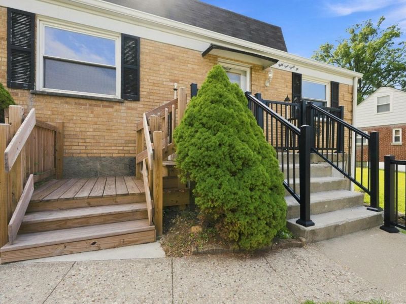 4436 Andreas Avenue, Green Township, OH 45211 Photo 2