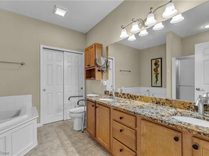 574 Hyannis Port Circle, Avon Lake, OH 44012 Photo 19