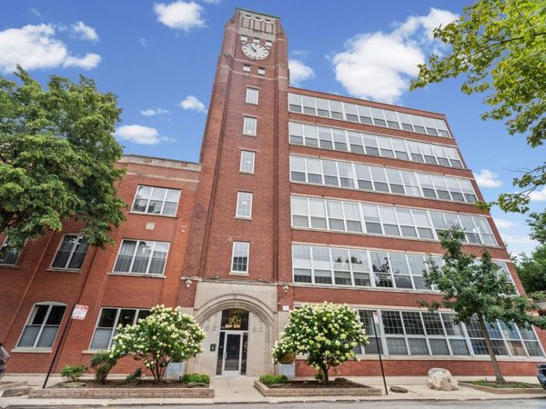 1801 W Larchmont Avenue , Unit 103, Chicago, IL 60613