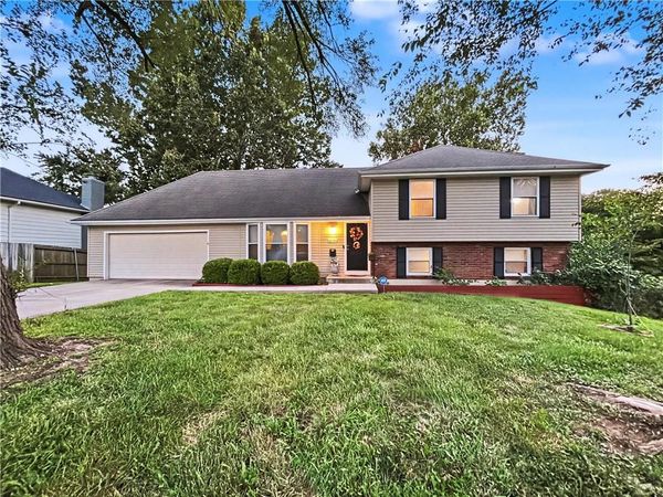 10704 Fremont Avenue, Kansas City, MO 64134