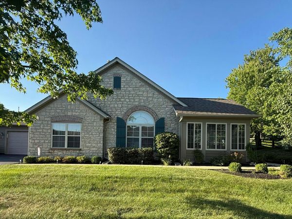 100 Stonegate Drive , Pataskala, OH 43062