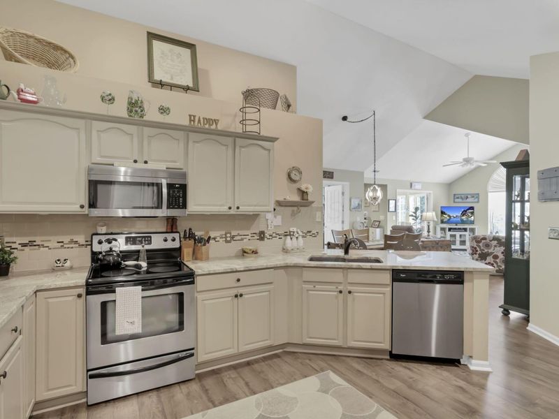 100 Stonegate Drive, Pataskala, OH 43062 Photo 16