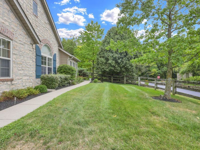 100 Stonegate Drive, Pataskala, OH 43062 Photo 4