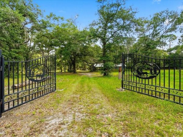 1425 PIONEER DRIVE , LAKELAND, FL 33809