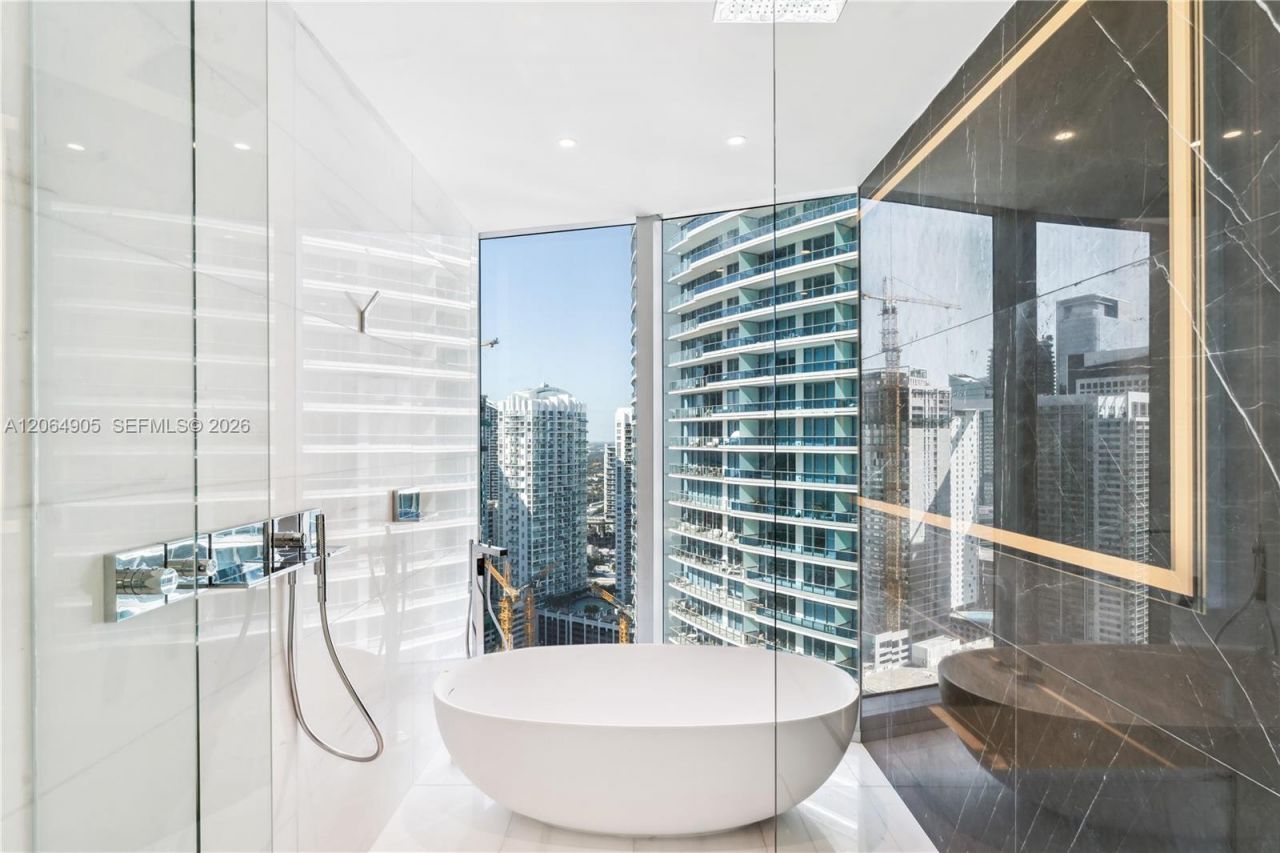 300 Biscayne Blvd Way , Unit 3507, Miami, FL 33131 Photo