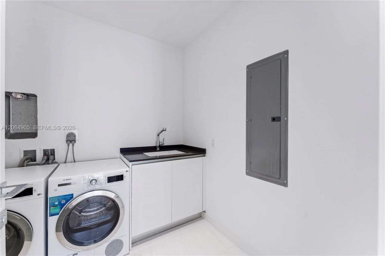 300 Biscayne Blvd Way , Unit 3507, Miami, FL 33131 Photo