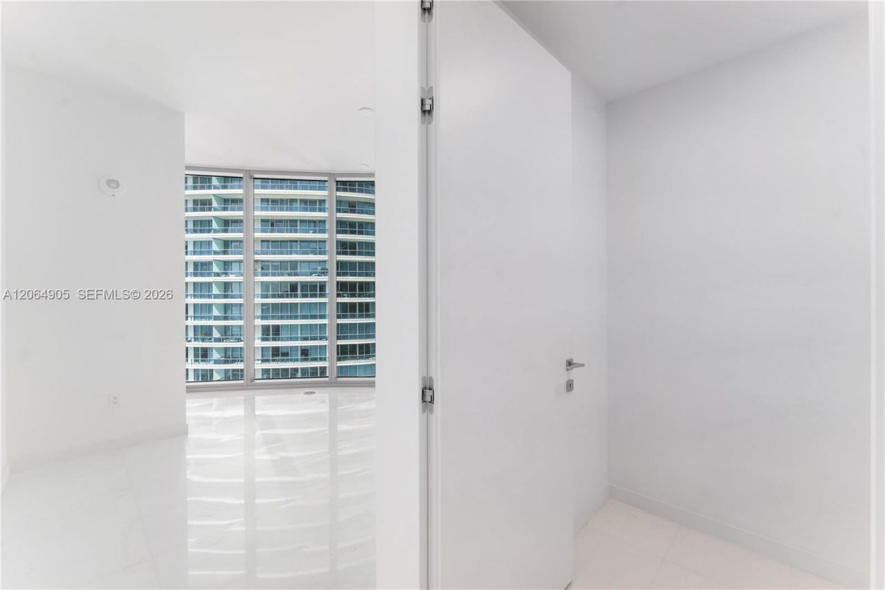 300 Biscayne Blvd Way , Unit 3507, Miami, FL 33131 Photo