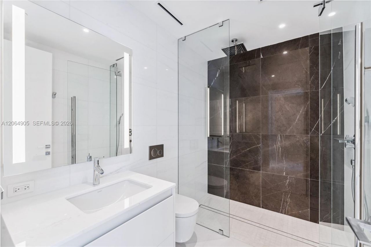300 Biscayne Blvd Way , Unit 3507, Miami, FL 33131 Photo