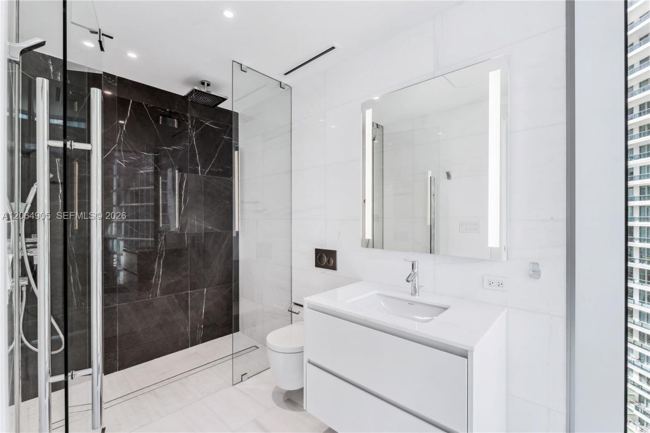 300 Biscayne Blvd Way , Unit 3507, Miami, FL 33131 Photo