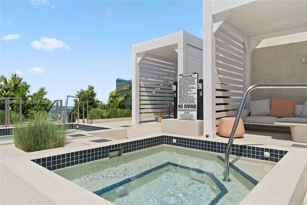 300 Biscayne Blvd Way , Unit 3507, Miami, FL 33131 Photo