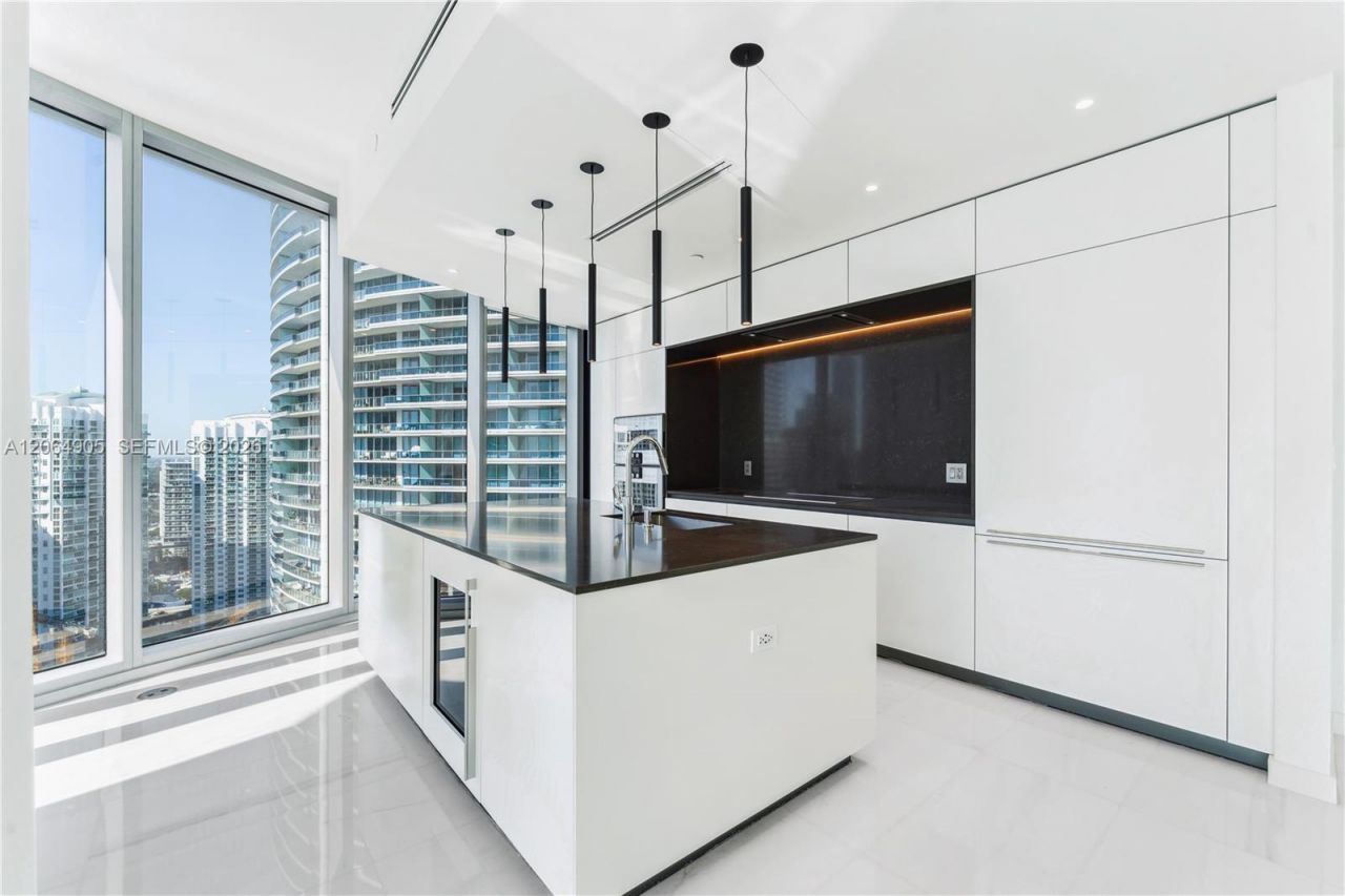 300 Biscayne Blvd Way , Unit 3507, Miami, FL 33131 Photo