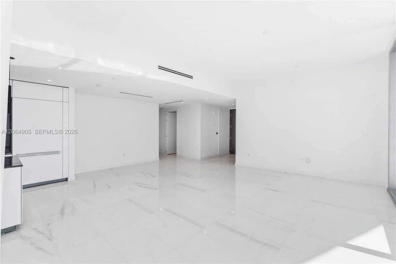 300 Biscayne Blvd Way , Unit 3507, Miami, FL 33131 Photo