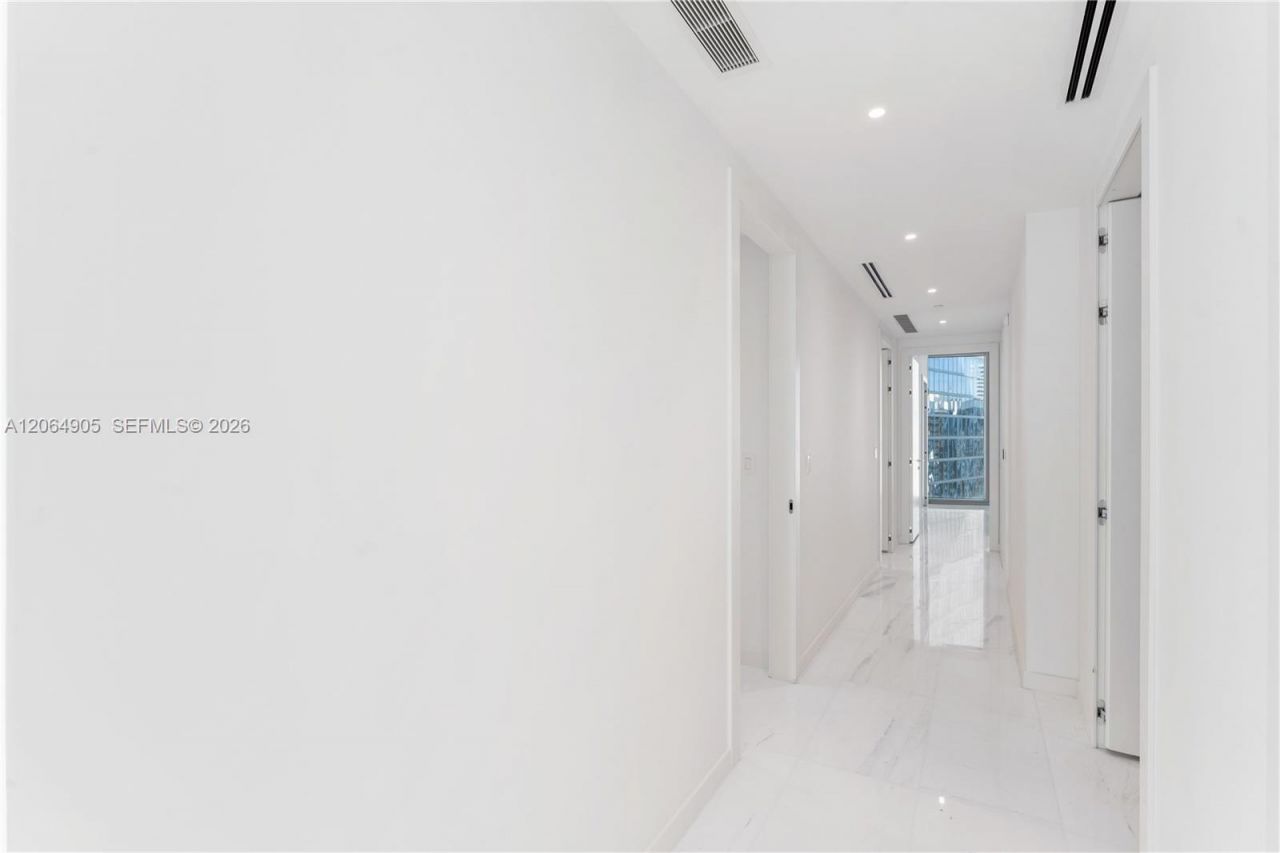 300 Biscayne Blvd Way , Unit 3507, Miami, FL 33131 Photo
