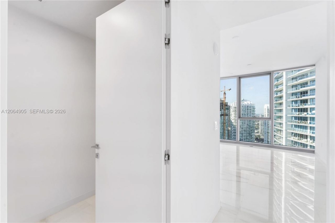 300 Biscayne Blvd Way , Unit 3507, Miami, FL 33131 Photo