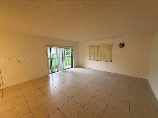 7995 SW 86th St , Unit 305, Miami, FL 33143