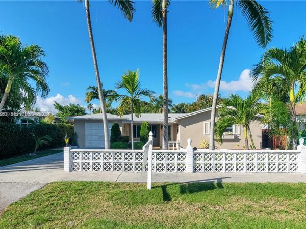617 NE 2nd Pl , Dania Beach, FL 33004