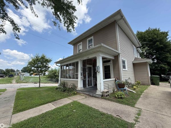 100 S Woodlawn Avenue, Burlington, IA 52601