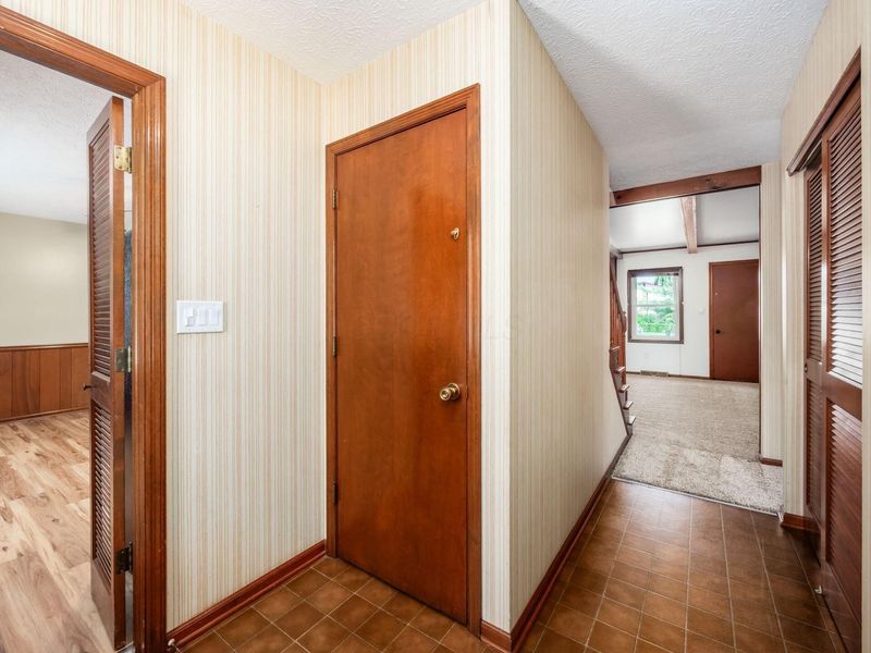 1748 Alpine Drive, Columbus, OH 43229 Photo 5