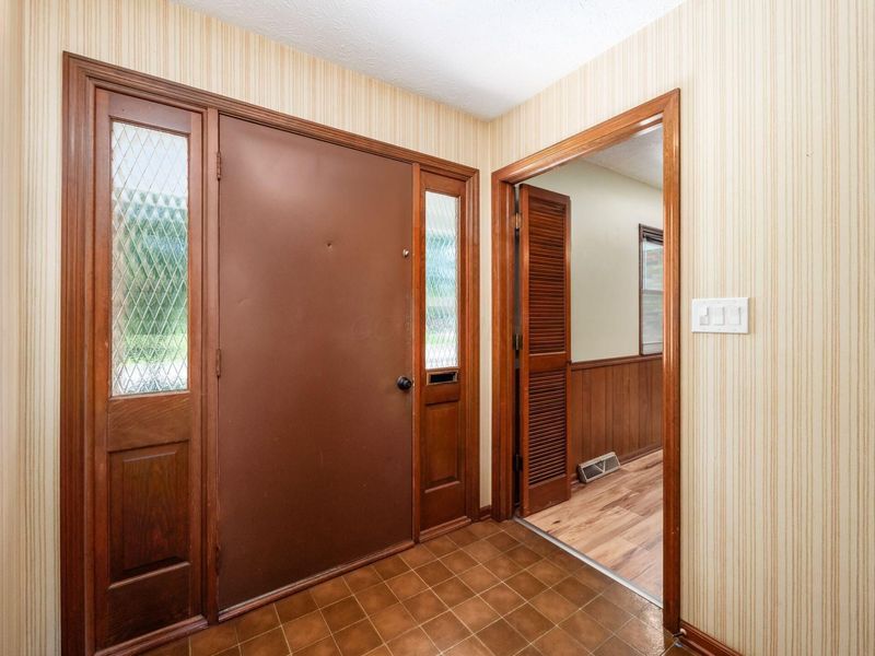 1748 Alpine Drive, Columbus, OH 43229 Photo 6