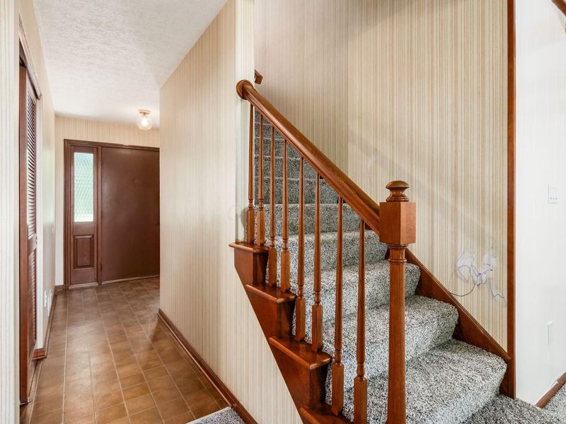 1748 Alpine Drive, Columbus, OH 43229 Photo 7
