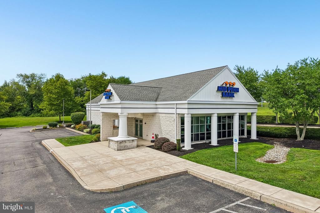 440 W LINFIELD TRAPPE ROAD , ROYERSFORD, PA 19468