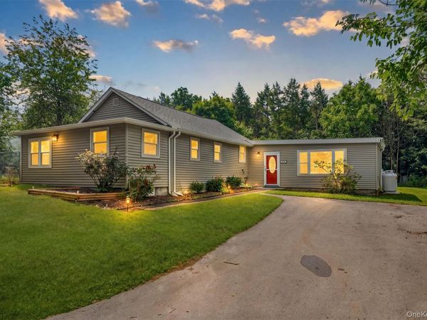 12 Dickerson Place , Florida, NY 10921